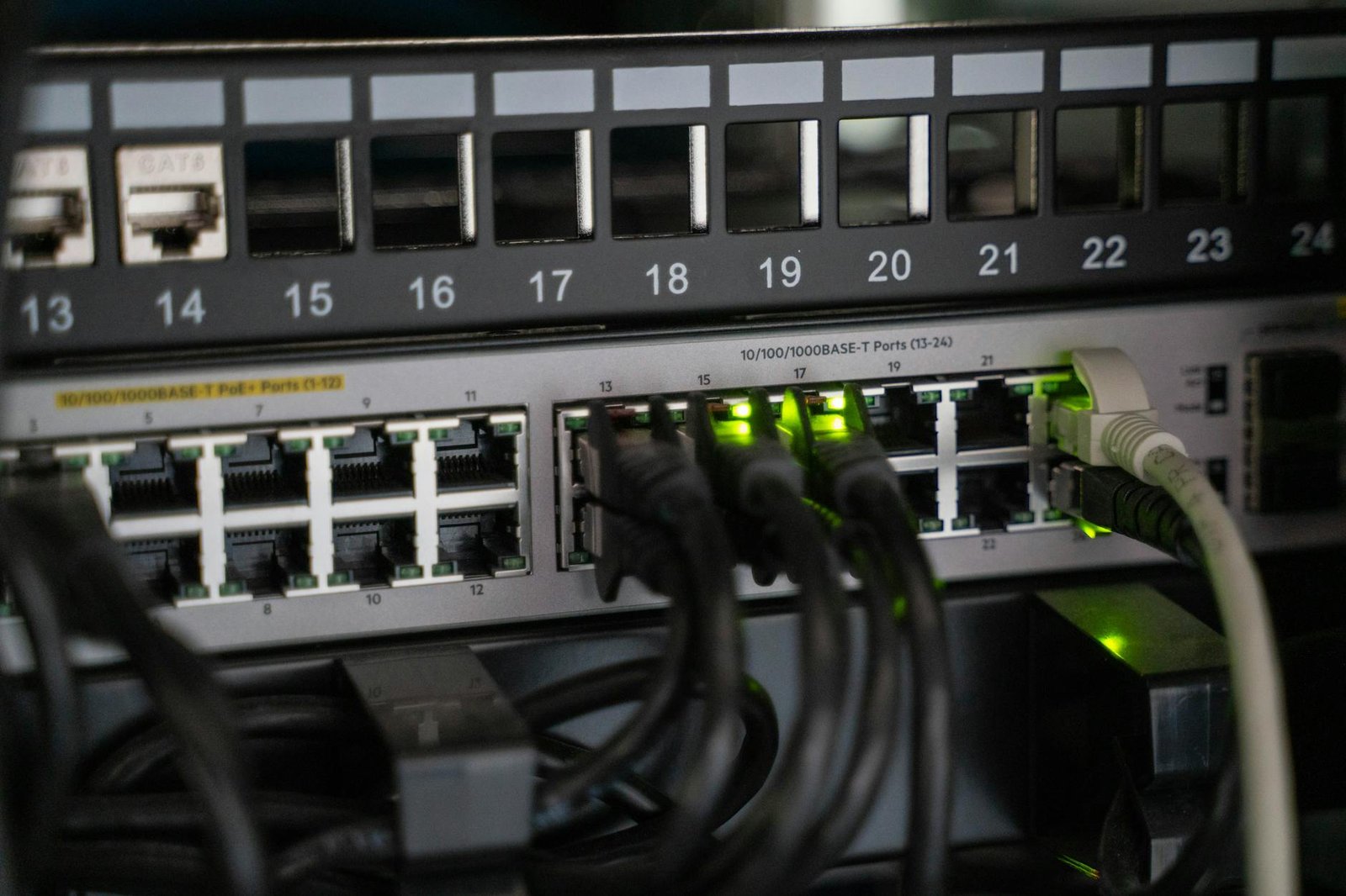 20 Wi-Fi Routers and Mesh Systems That Make Dealing With Your Mom’s Internet Less Annoying