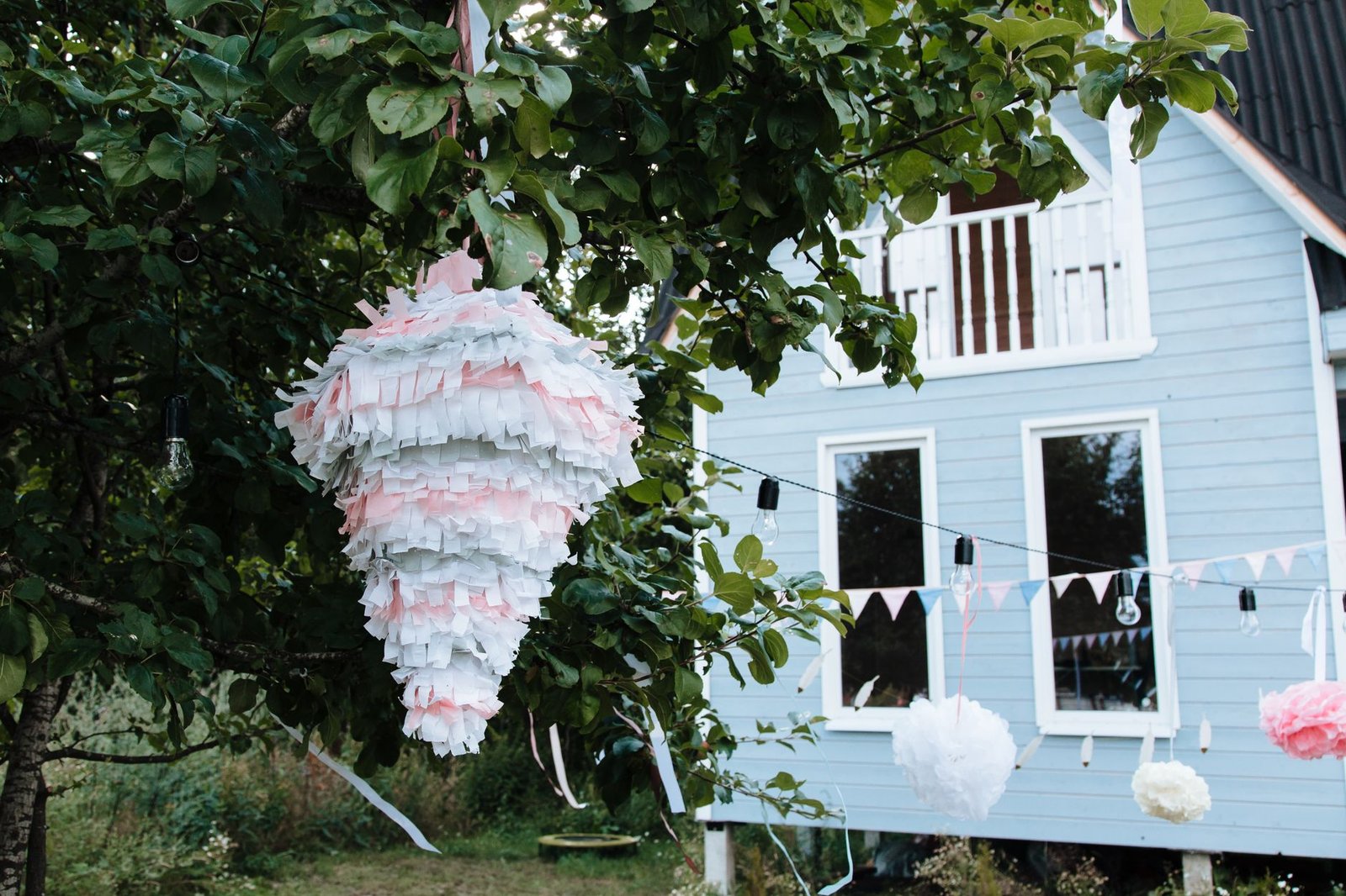 if you’re hosting a 4th of july party, here are 19 outdoor party supplies worth having